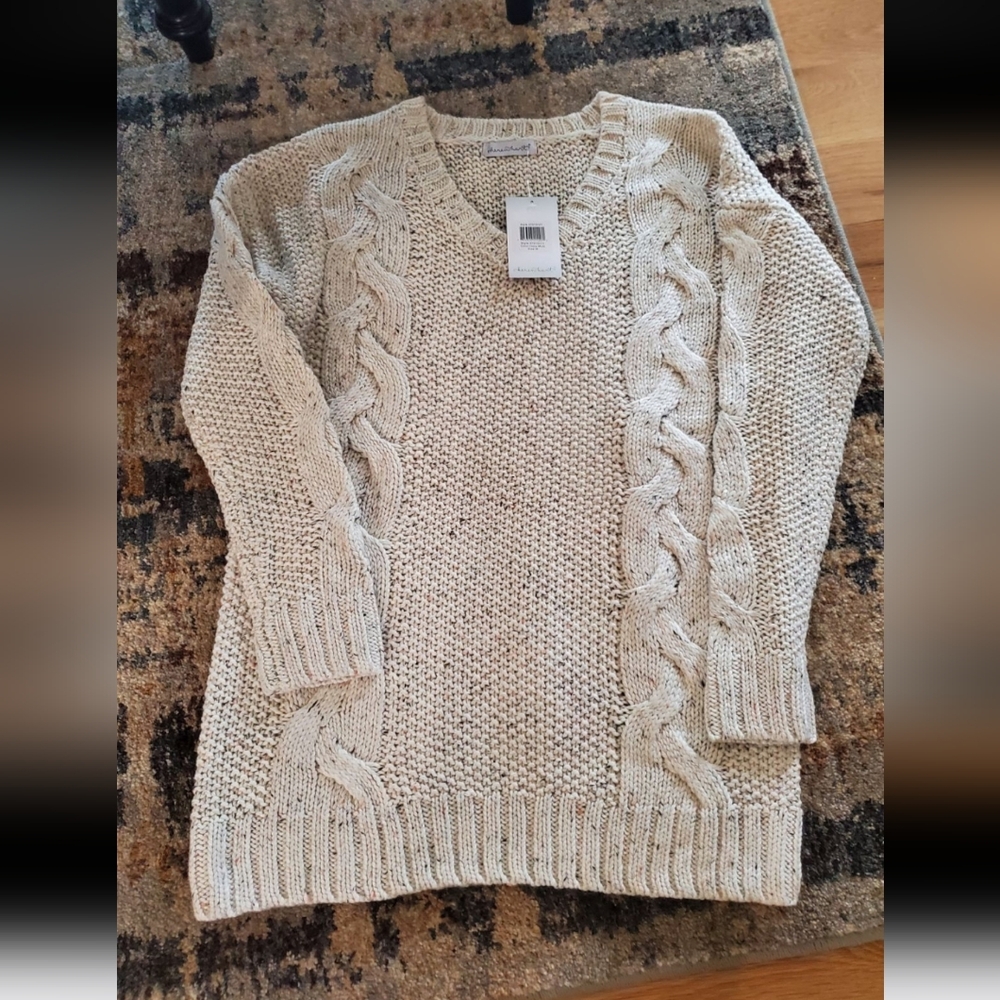 V-Neck Cable Knit Sweater-NWT